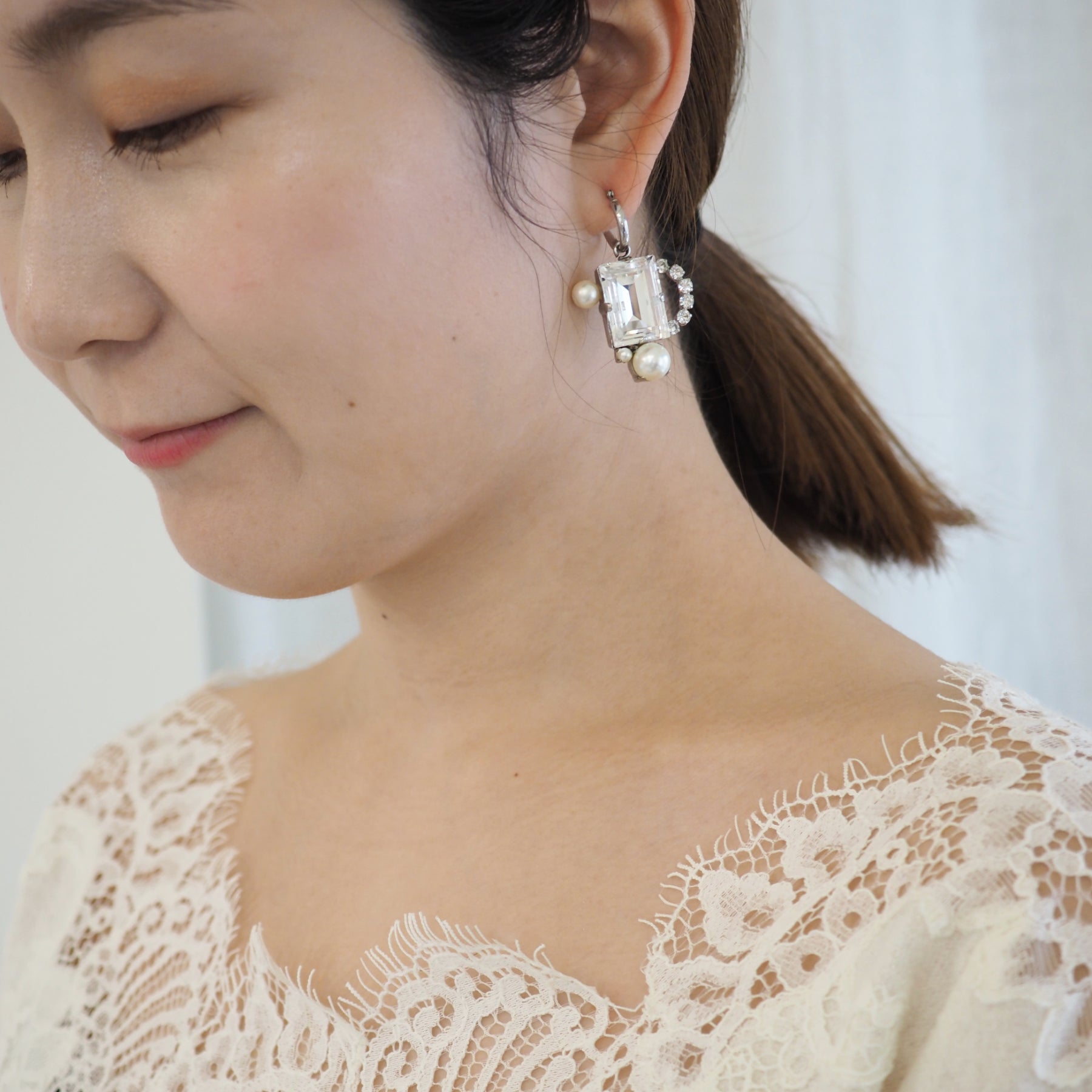 EINA ピアス - masae公式オンラインストア | ビジューピアス、クリスタルガラス、スワロフスキーピアス、パールピアス、大ぶり、ブライダルピアス、ブライダルアクセサリー、結婚式ピアス、二次会アクセサリー、前撮り、パーティーピアス、揺れるピアス、プレ花嫁、谷まりあ着用、安斉かれん着用、大人百花掲載