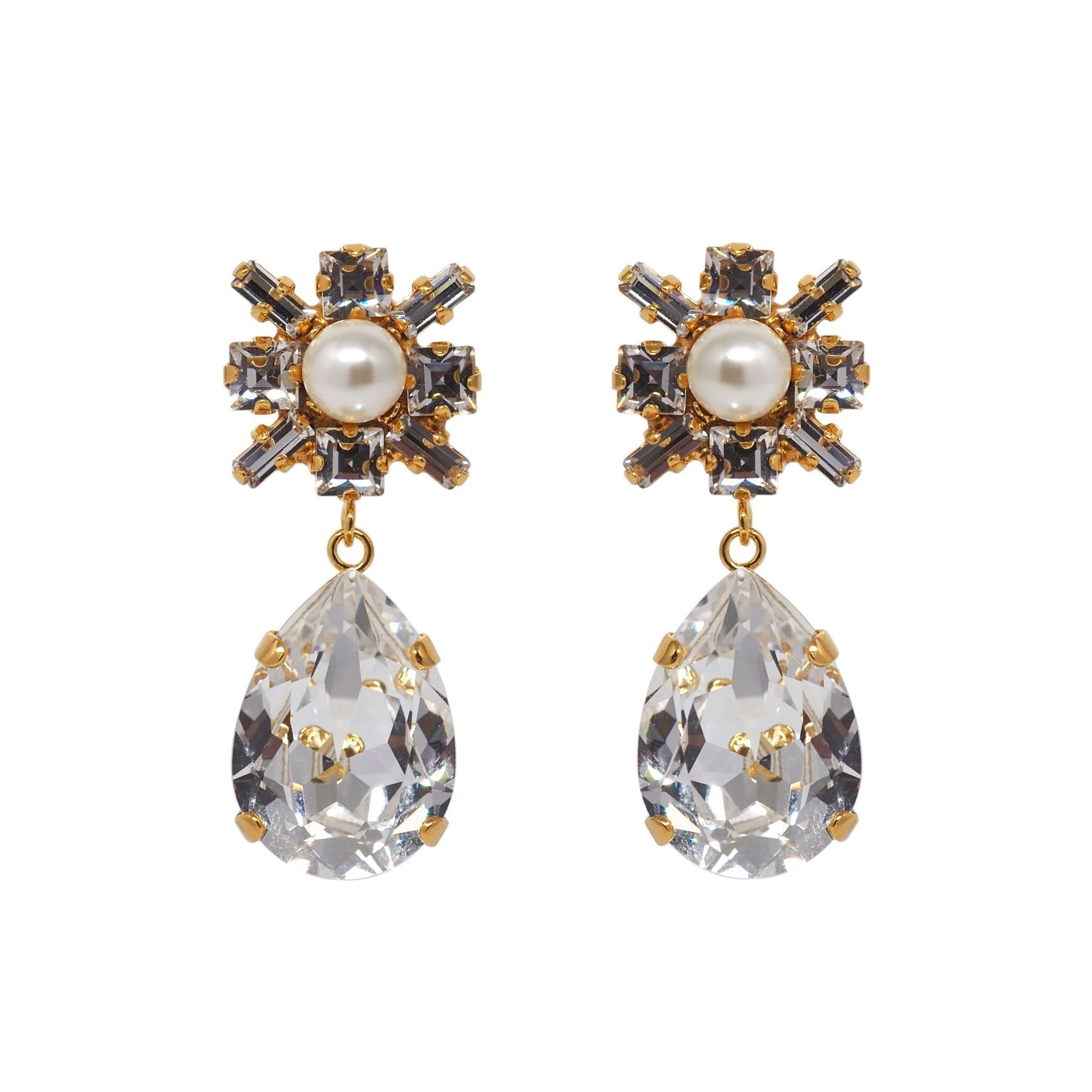 ASTRI DINA イヤリング - masae公式オンラインストア | ビジューイヤリング、クリスタルガラス、スワロフスキーイヤリング、コスチュームジュエリー、揺れるイヤリング、パールアサリー、ブライダルイヤリング、結婚式イヤリング、ブライダルアクセサリー、お呼ばれアクセサリー、パーティーピアス、前撮りアクセサリー、プレ花嫁、クラシカルイヤリング、谷まりあ着用、鈴木愛理着用、美人百花掲載、大人百花掲載