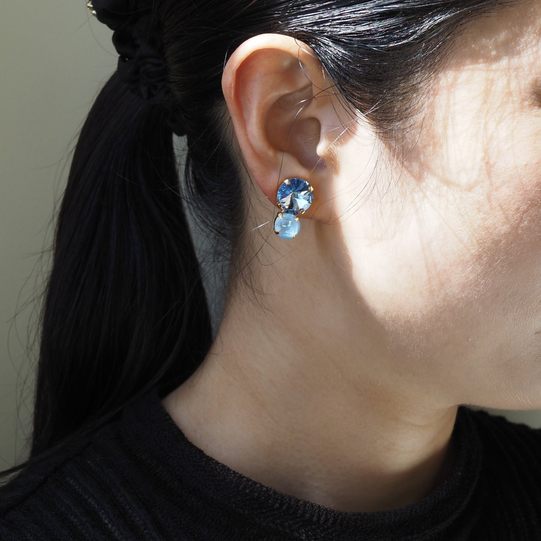 AYA イヤリング -masae公式オンラインストア | ビジュー、ビジューイヤリング、ビジューアクセサリー、クリスタルガラス、カラーイヤリング、カラーアクセサリー、2連イヤリング、コスチュームジュエリー、神戸アクセサリー