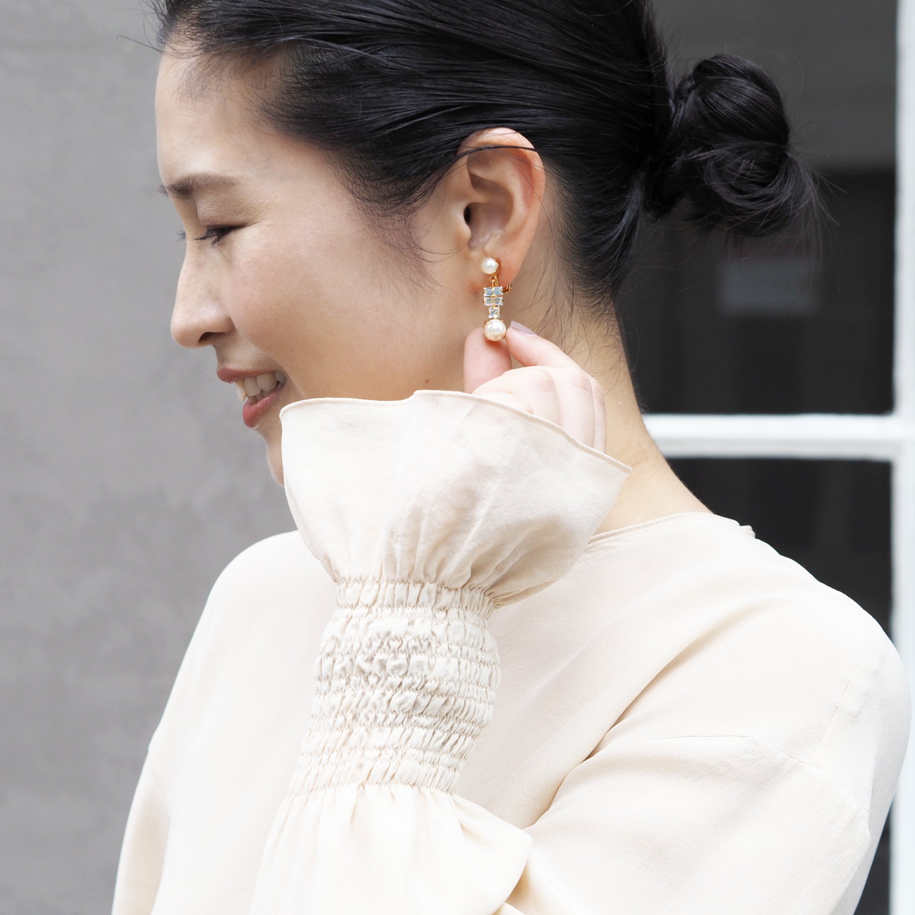 BLOCCA イヤリング - masae公式オンラインストア |ビジュー、 ビジューイヤリング、クリスタルガラス、スワロフスキーイヤリング、コスチュームジュエリー、パールアクセサリー、揺れるイヤリング、ハンドメイドジュエリー、結婚式、お呼ばれアクセサリー、オケージョンシーン、高橋みなみ着用、松井珠理奈着用、川栄李奈着用、bijoux アクセサリー