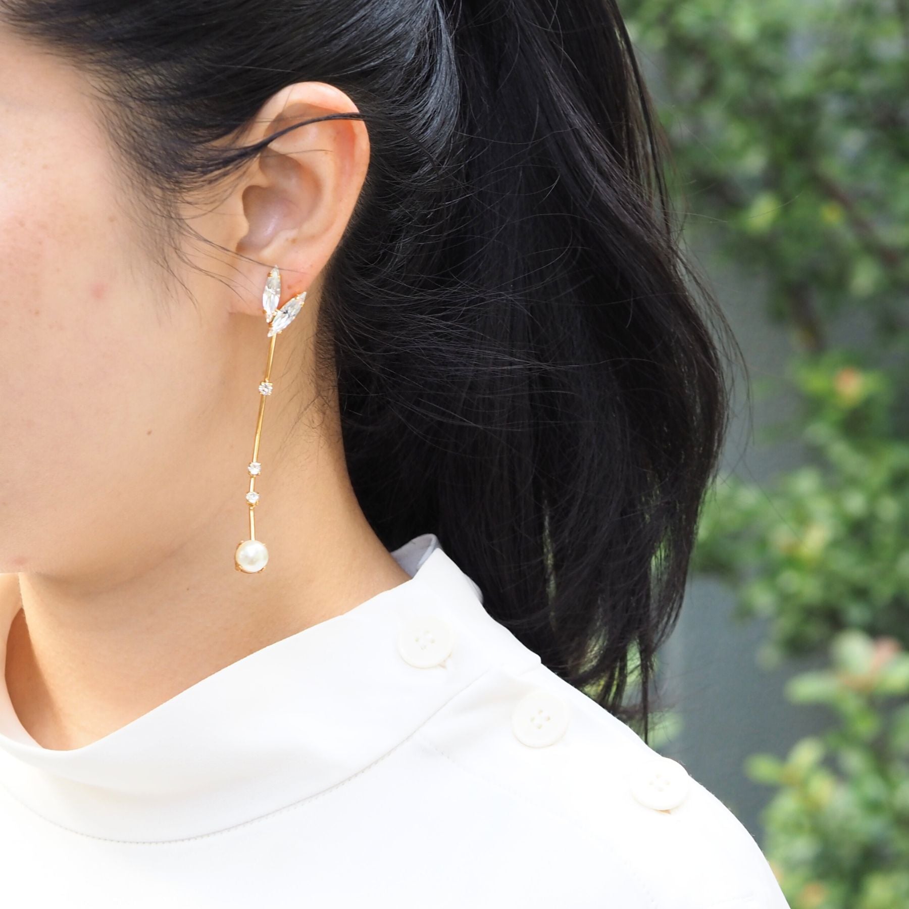BOW ピアス -FLOWER - masae公式オンラインストア|ビジューピアス、ロングピアス、パールアクセサリー、弓モチーフピアス、片耳ピアス、アシンメトリー、ブライダルピアス、結婚式ピアス、ブライダルアクセサリー、プレ花嫁、谷まりあ着用、鈴木亜美着用、andGIRL掲載