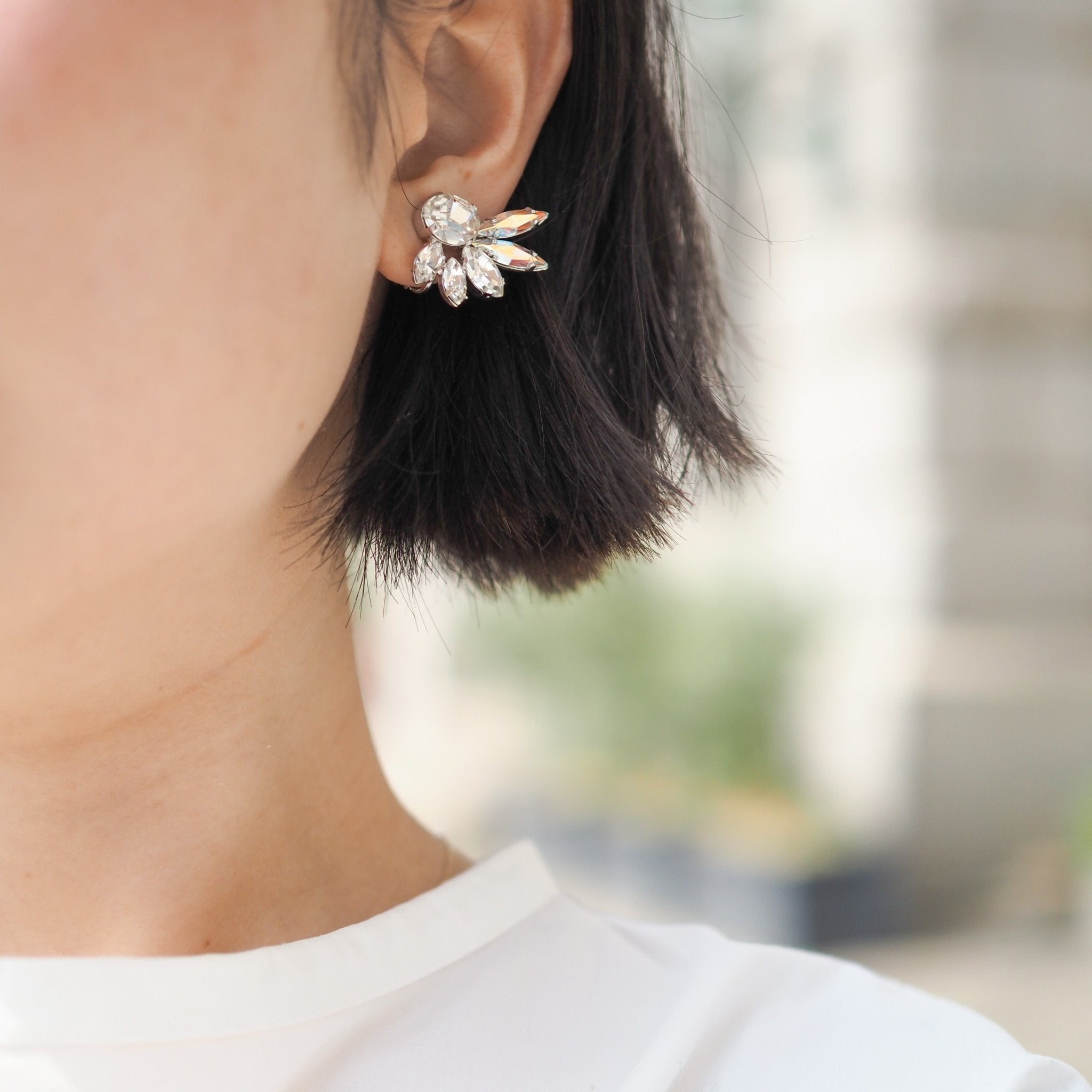 BRIA ピアス - masae公式オンラインストア | 2wayピアス、ビジューピアス、クリスタルガラス、羽モチーフ、羽ピアス、コスチュームジュエリー、ハンドメイドピアス、ブライダルピアス、ブライダルアクセサリー、結婚式ピアス、プレ花嫁、お呼ばれピアス、高橋みなみ着用、おのののか着用、橋本マナミ着用、non-no掲載、andGIRL掲載