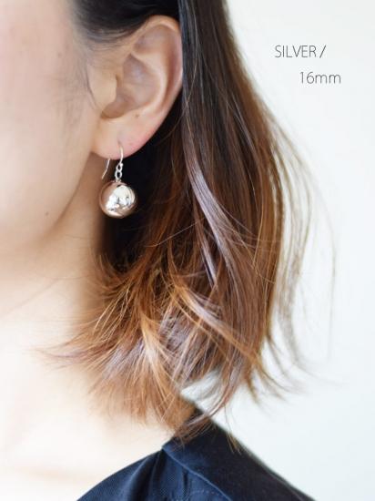 HOLLOW BALL ピアス - masae