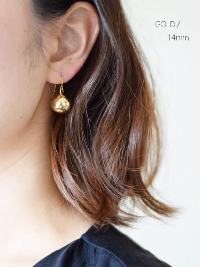 HOLLOW BALL ピアス - masae