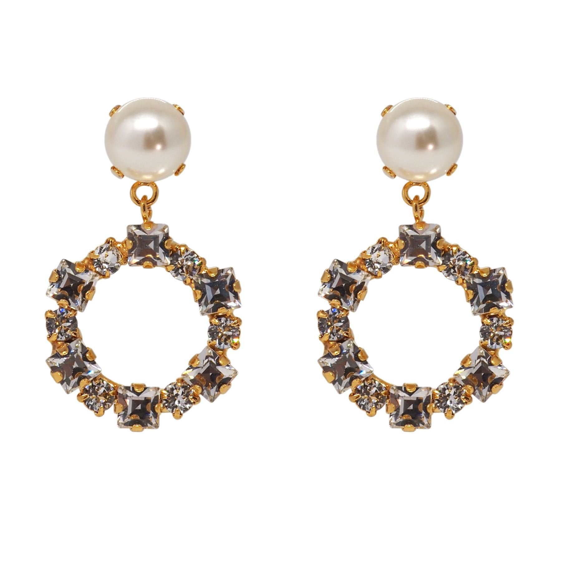 JETTA イヤリング - masae公式オンラインストア|ビジュー、ビジューアクセサリー、パールイヤリング、bijoux アクセサリー、コスチュームジュエリー、結婚式イヤリング、ブライダルイヤリング、ブライダルアクセサリー、オケージョンシーン、クラシカルイヤリング、キラキラアクセサリー、揺れるイヤリング、ハンドメイドイヤリング