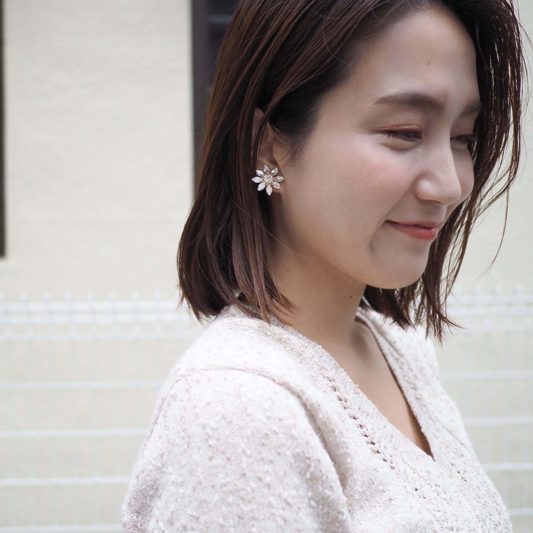 MINI BLOOM ピアス - masae公式オンラインストア | ビジューピアス、クリスタルガラス、フラワーピアス、花モチーフ、花ピアス、コスチュームジュエリー、大ぶり、ハンドメイドアクセサリー、ブライダルアクセサリー、ブライダルピアス、結婚式ピアス、お呼ばれピアス、美人百花掲載、sweet掲載、谷まりあ着用、田中みな実着用、トラウンデン直美着用、泉里香着用