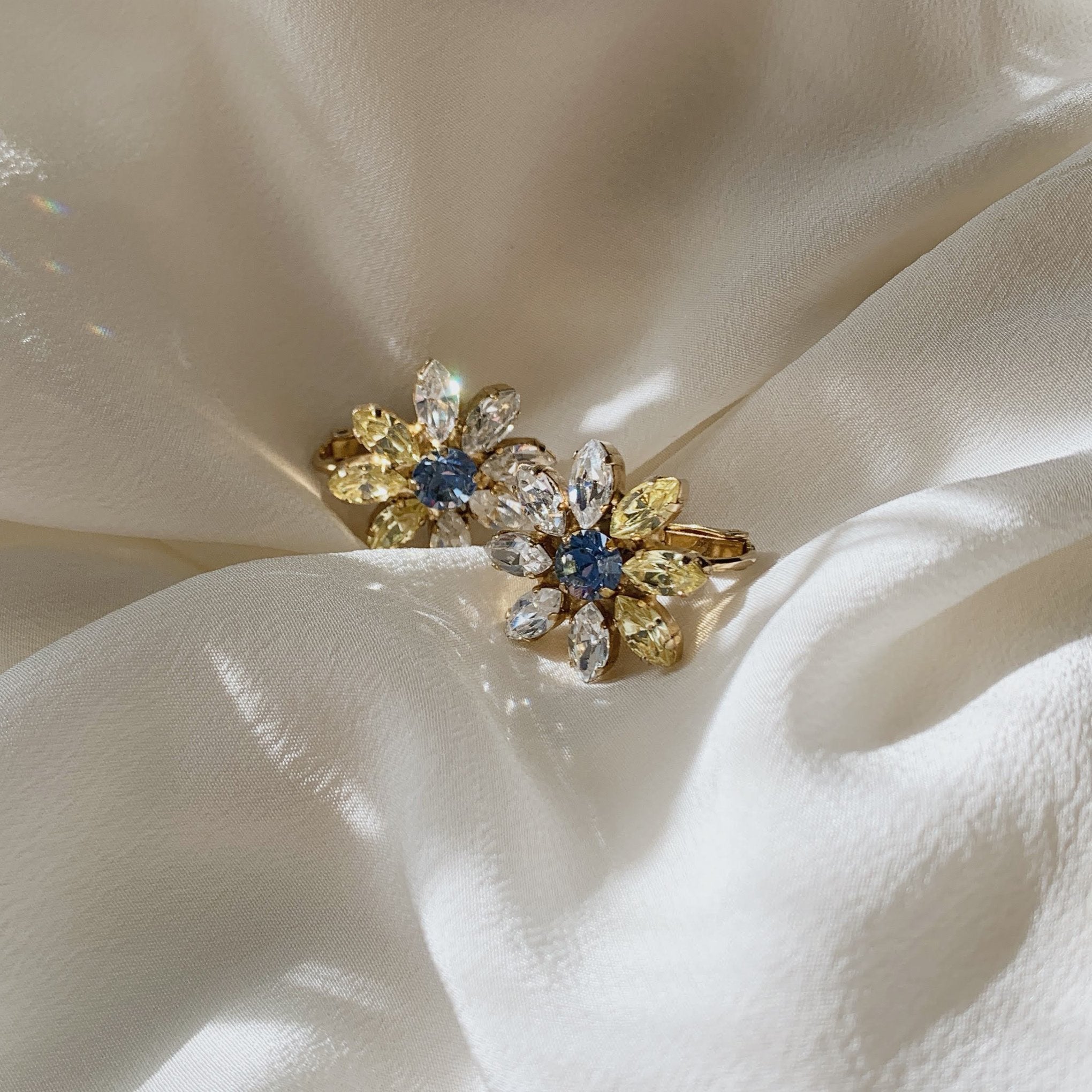 bijoux ビジューアクセサリーブランド フラワーイヤリング MINI BLOOM イヤリング - 【masae公式】