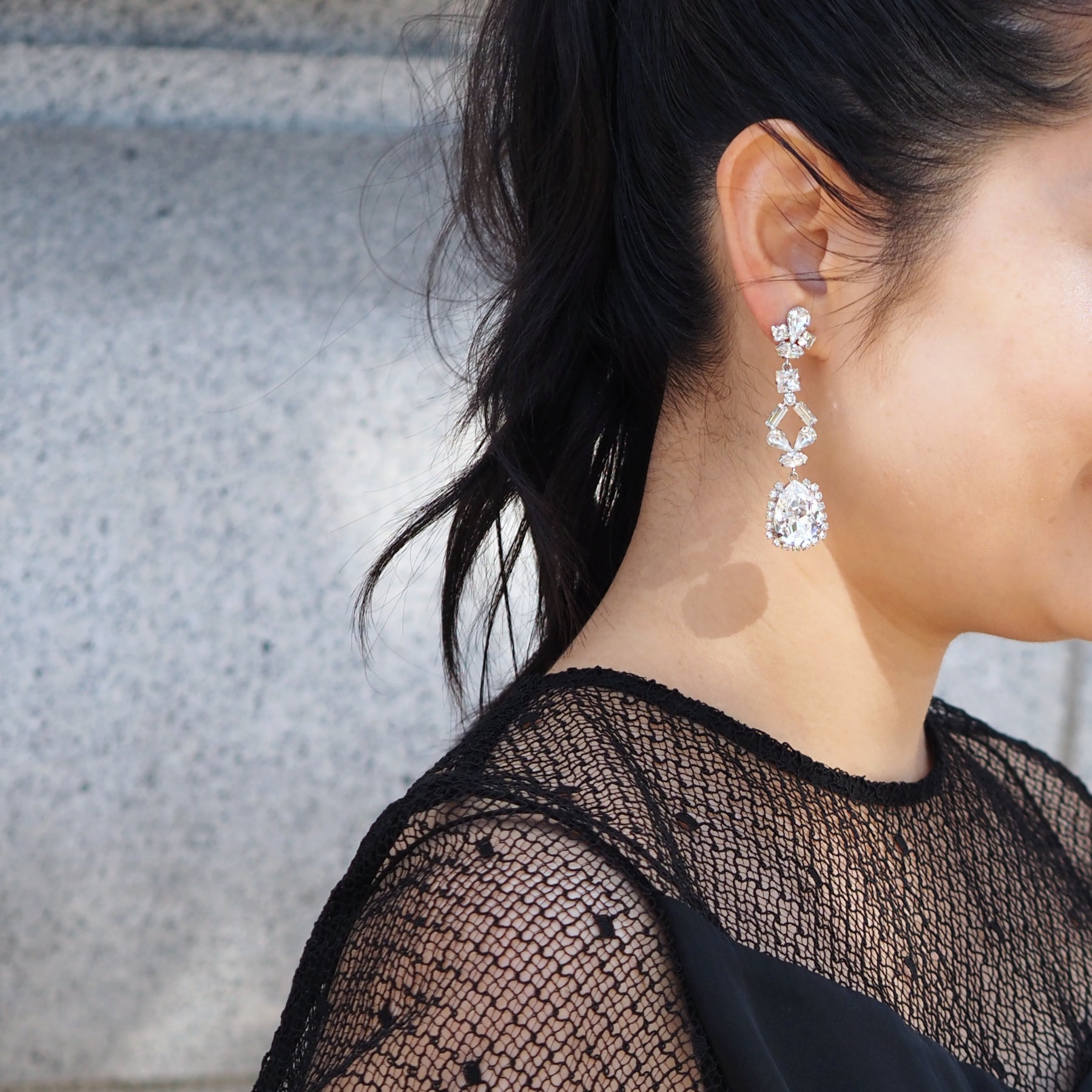 NOYA イヤリング - masae公式オンラインストア|ビジューイヤリング、大ぶりイヤリング、揺れるイヤリング、ロングイヤリング、クリスタルガラス、スワロフスキーイヤリング、結婚式イヤリング、ブライダルイヤリング、ブライダルアクセサリー、前撮りアクセサリー、プレ花嫁、お呼ばれ、オケージョンシーン、美人百花掲載、Sweet掲載、andGIRL掲載