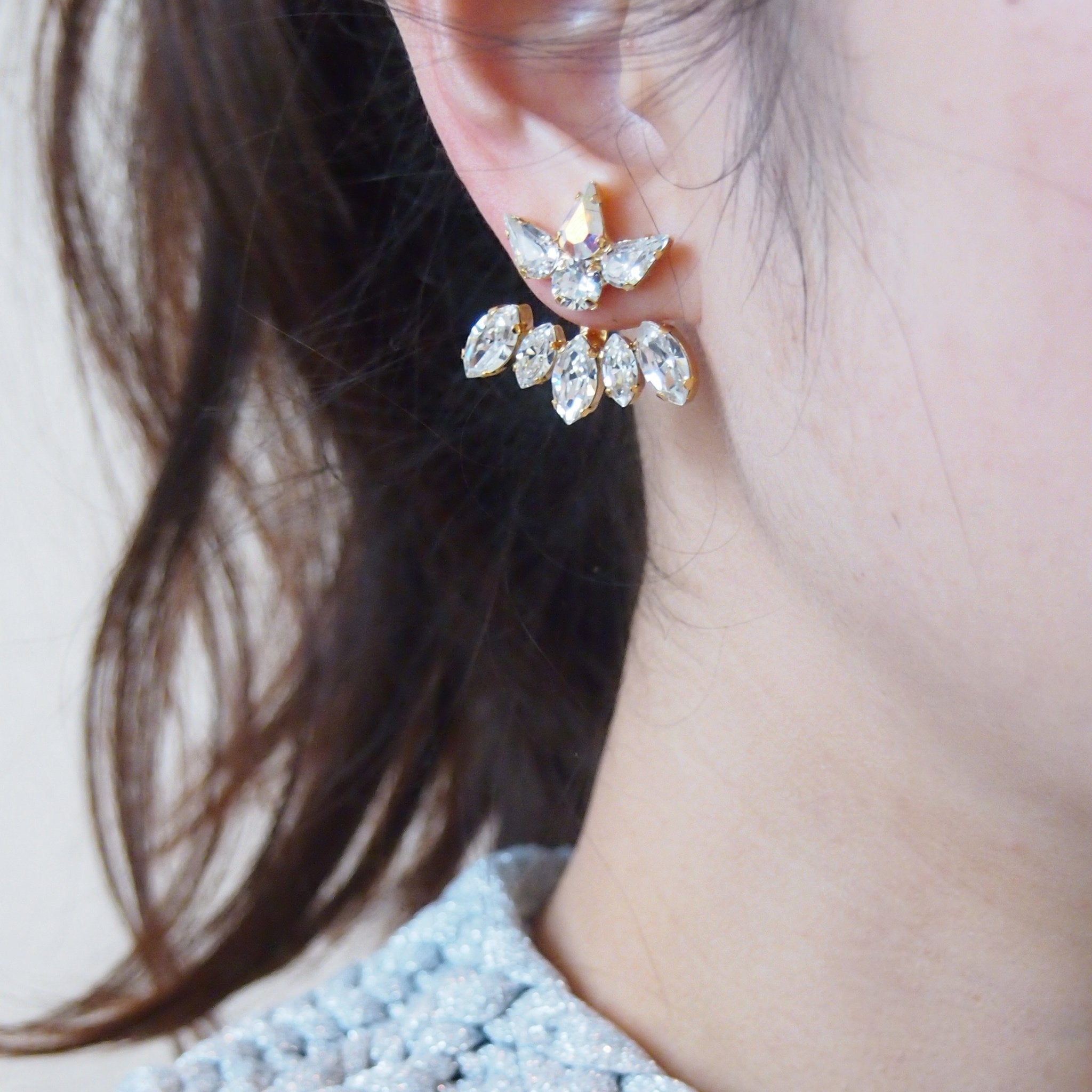 PETALS イヤージャケット - masae公式オンラインストア|イヤージャケット、ビジューピアス、クリスタルガラス、花ピアス、花モチーフ、キラキラピアス、プレ花嫁、結婚式ピアス、ブライダルピアス、ブライダルアクセサリー、オケージョンシーン、お呼ばれピアス