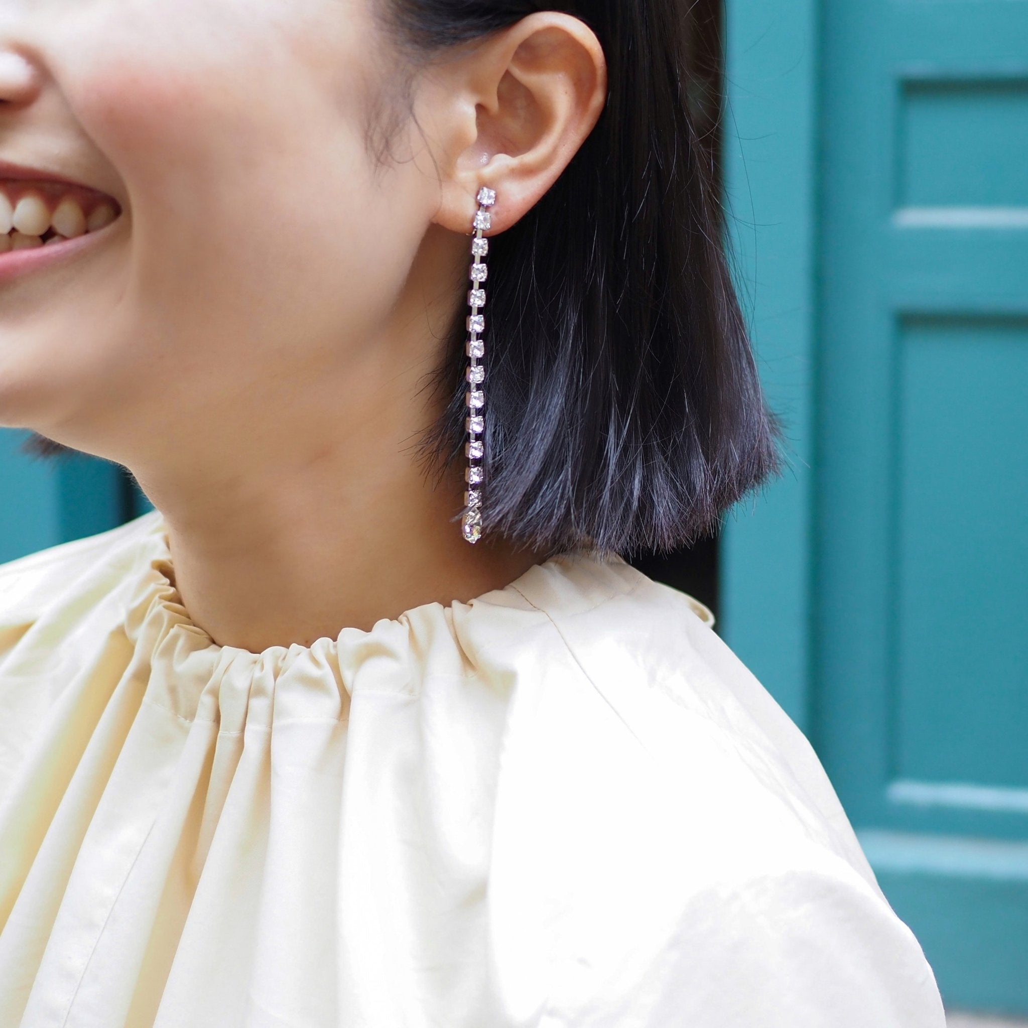 SERI EARRINGS - masae公式オンラインストア |  ロングイヤリング、揺れるイヤリング、結婚式、お呼ばれシーン