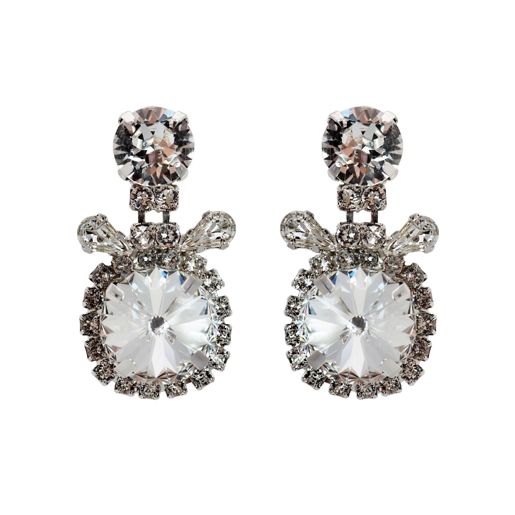 SUNYA イヤリング - masae公式オンラインストア|ビジューイヤリング、クリスタルガラス、キラキライヤリング、クラシカルイヤリング、お呼ばれ、オケージョンシーン、前撮りアクセサリー、結婚式イヤリング、ブライダルイヤリング、ブライダルアクセサリー、谷まりあ着用