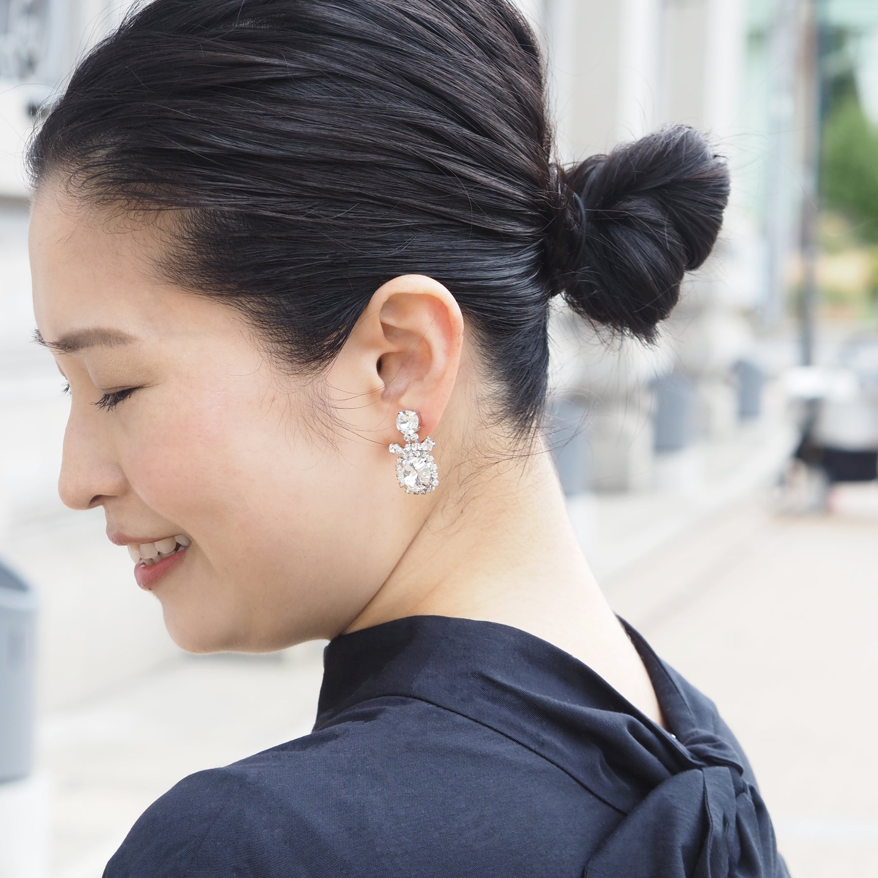 SUNYA ピアス - masae公式オンラインストア|ビジューピアス、クリスタルガラス、キラキラピアス、クラシカルピアス、お呼ばれ、オケージョンシーン、前撮りアクセサリー、結婚式ピアス、ブライダルピアス、ブライダルアクセサリー、谷まりあ着用